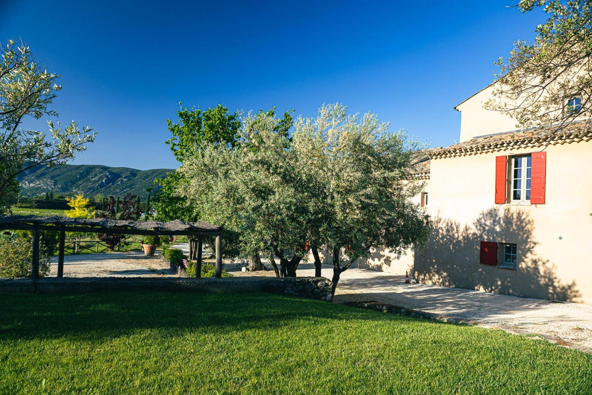 Апартаменты Domaine Des Peyre Robion en Luberon Экстерьер фото